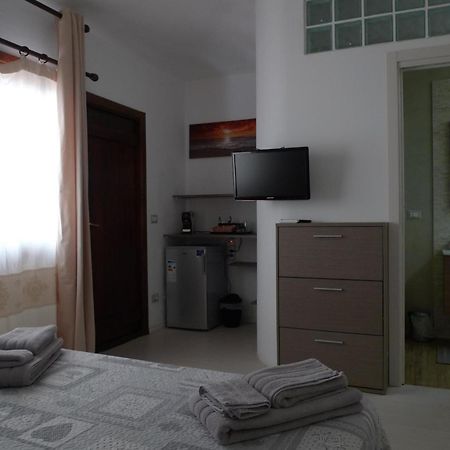Villaggio Est Affittacamere San Teodoro  Chambre photo