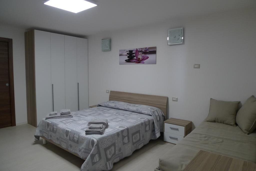 Villaggio Est Affittacamere San Teodoro  Extérieur photo